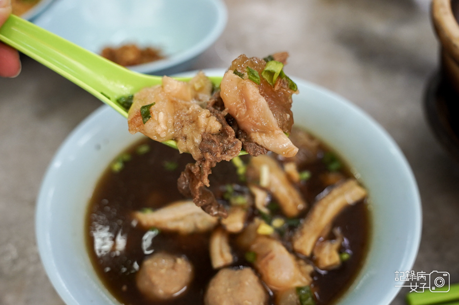 27沙巴Yee Fung怡豐茶室純牛雜湯 Ngau Chap Onl.jpg