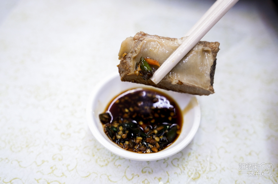 20新記肉骨茶藥膳干鍋砂鍋肉骨茶椰子布丁燜鳳爪榴槤霜淇淋.jpg