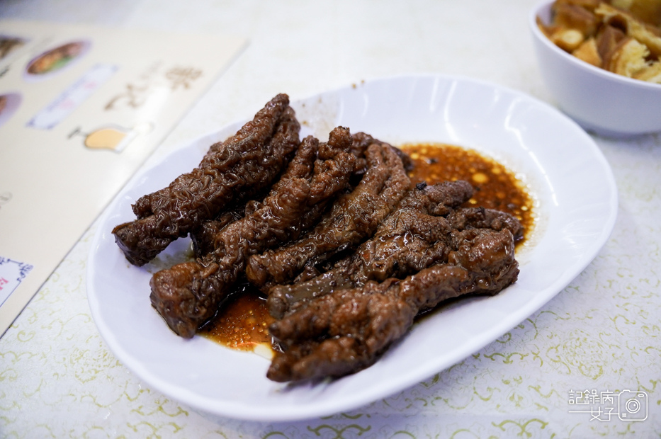 29新記肉骨茶燜鳳爪BRAISED CHICKEN FEET.jpg