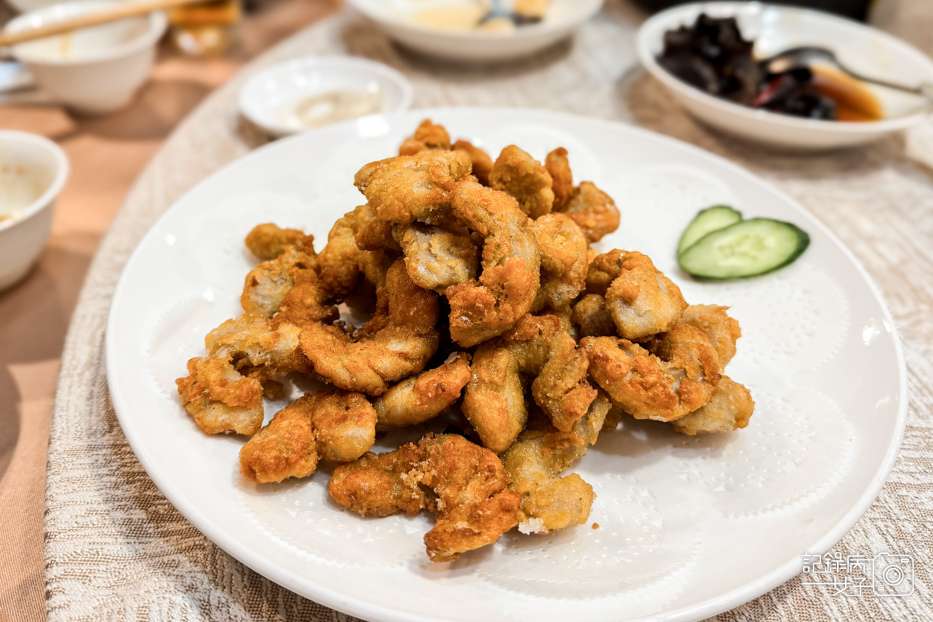 31台北米其林明福台菜海產鮪魚香腸蒜酥蒜炒炸魚腱心.jpg
