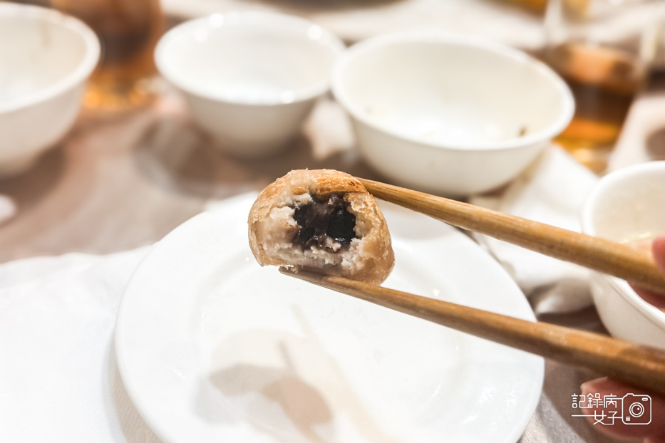 40台北米其林明福台菜海產推薦炸芋泥球豆沙.jpg