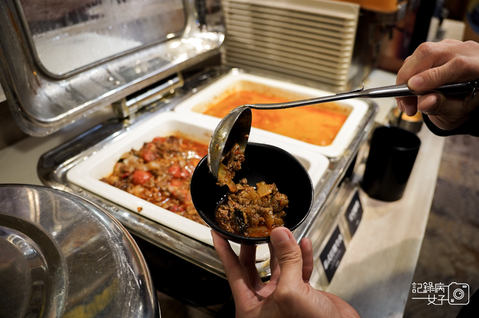 17藍象廷泰式火鍋吃到飽打拋肉飯咖哩香米飯公仔麵.jpg