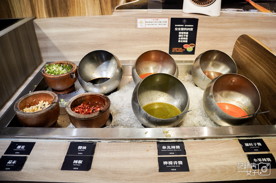 35藍象廷泰式火鍋吃到飽打拋肉飯咖哩香米飯泰式奶茶摩摩渣渣綠咖哩鍋.jpg