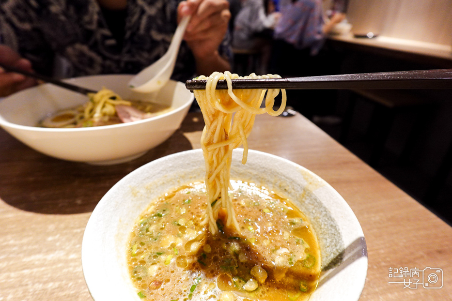23士林夜市百八龍拉麵人氣濃厚豚骨柚香沾麵干貝雞湯拉麵.jpg