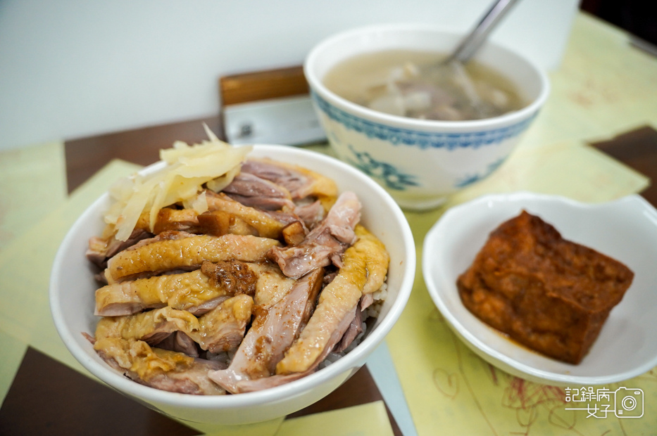 25高雄左營正宗鴨肉飯限量手工切鴨腿飯下水湯鴨珍鴨心.jpg