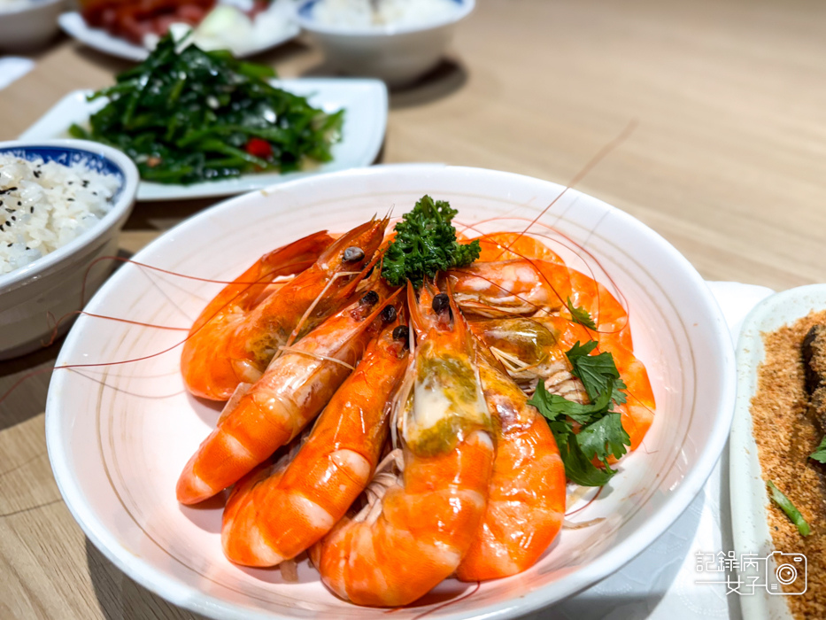 36必比登推薦吉林路阿城鵝肉吉林二店海鮮卷沙拉杏鮑菇香腸鹽蒸蝦.jpg