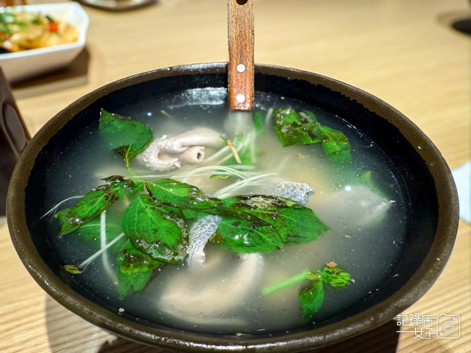 44必比登推薦吉林路阿城鵝肉吉林二店香辣臭豆腐虱目魚皮湯蛤蜊湯.jpg