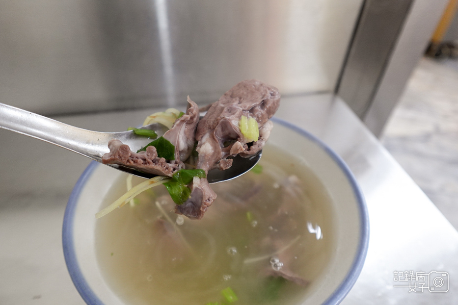 29新北三重美食白河阿婆碗粿豬心湯豬血湯肝𦟪湯.jpg