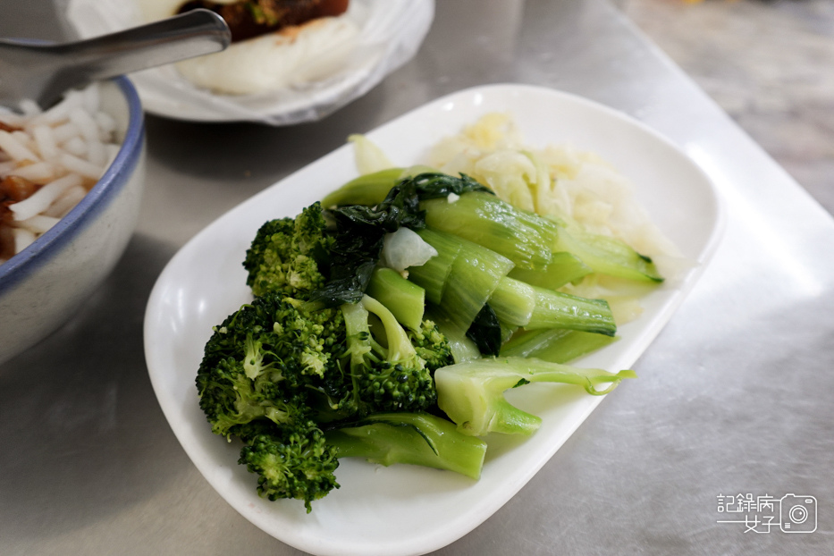 32新北三重美食白河阿婆碗粿米苔目控肉刈包豬心湯肉粽板條.jpg