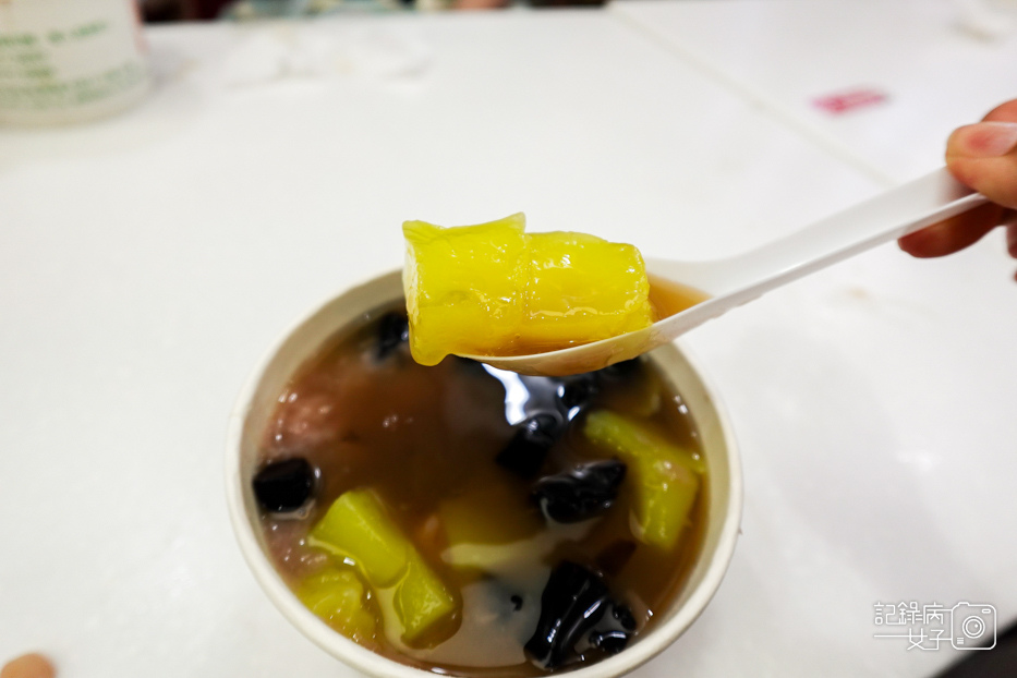 17大安東區粉圓創始總店粉圓冰芋泥招牌粉粿碎冰糖水吃到飽.jpg