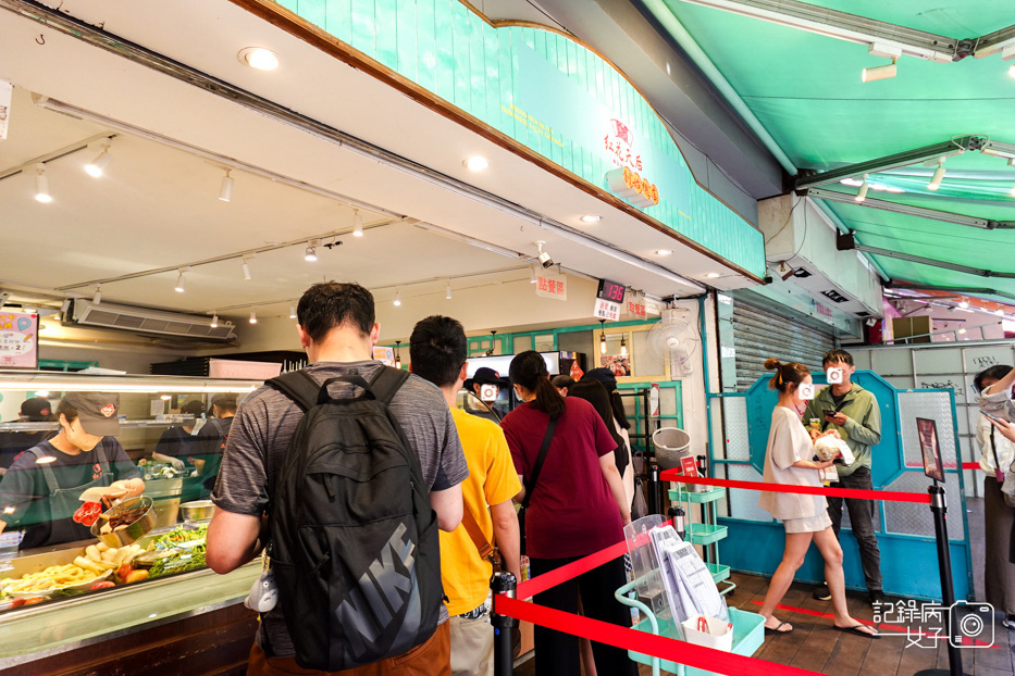 6台北通化夜市美食紅花麻辣鹽水雞創始總店鹽水雞腿煙燻雞胸黃金半熟蛋.jpg
