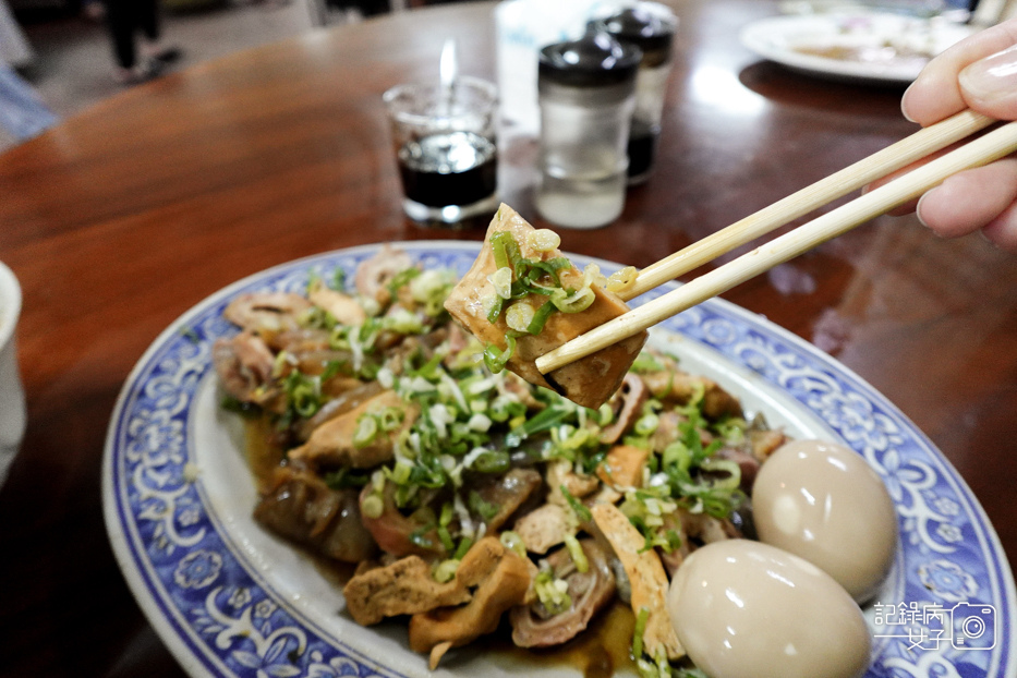 19桃園春日路巧合珍牛肉麵四川牛肉麵滷味溏心蛋豆干.jpg