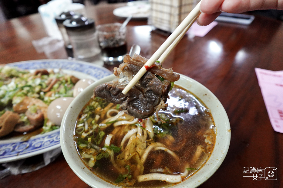 23桃園春日路巧合珍牛肉麵四川藥膳紅燒牛肉麵乾麵.jpg