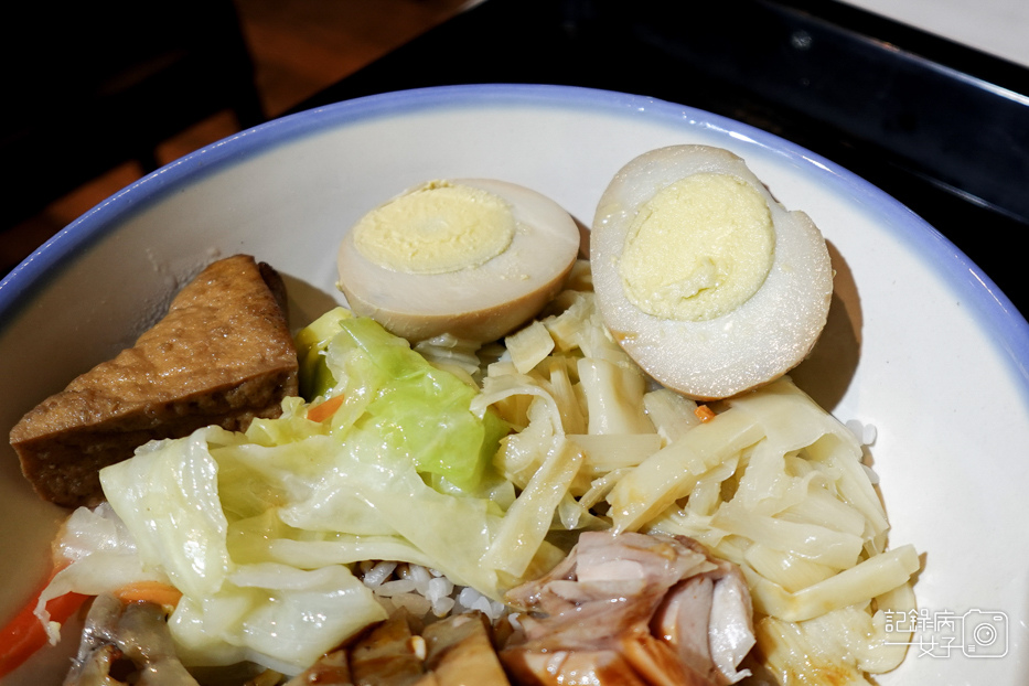 15台北中山區金好呷土雞便當煙燻雞腿飯烏骨雞腿便當.jpg