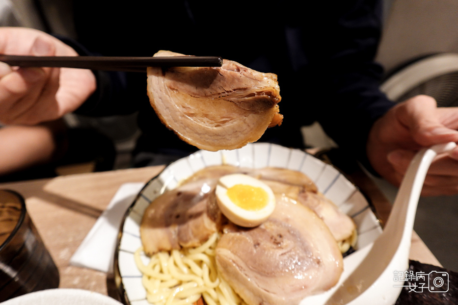 3台北士林夜市美食百八龍拉麵豚骨柚香沾麵豚骨激辛拉麵免費加麵.jpg