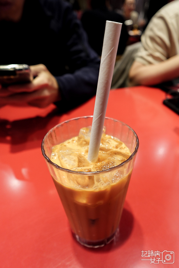 21統一時代美食街瓦城大心新泰式麵食招牌酸辣海陸麵椒麻雞飯.jpg