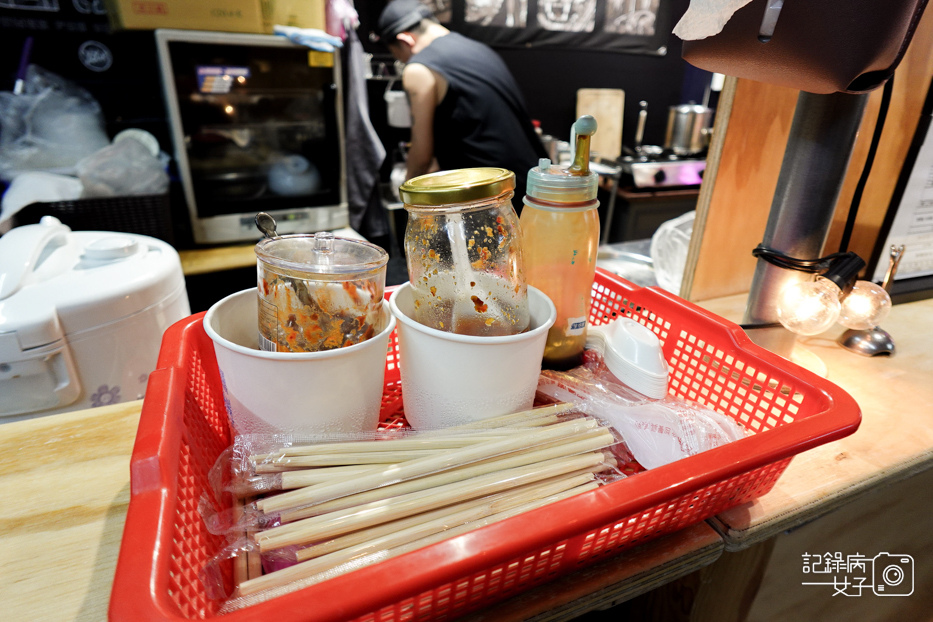10三重五醬食堂溫體牛肉湯綜合溫體牛肉湯蒜味奶油牛肉炒飯五醬拌麵.jpg