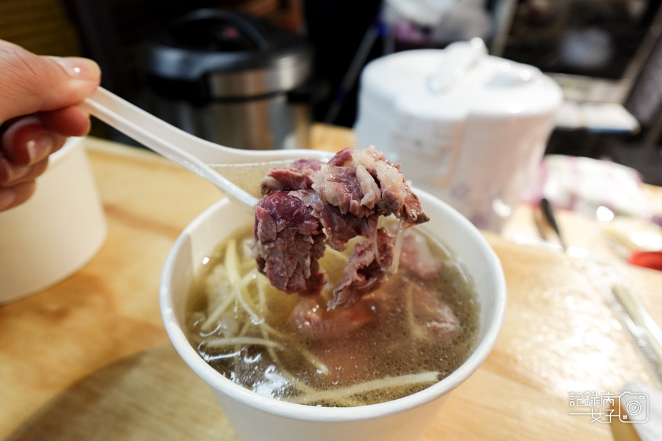 20三重五醬食堂溫體牛肉湯綜合溫體牛肉湯蒜味奶油牛肉炒飯五醬拌麵.jpg