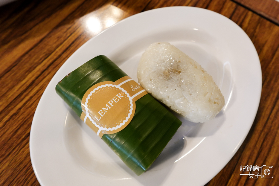 36米其林必比登磐石坊正宗印尼料理蜂巢爪哇炸雞巴東牛肉雞絲糯米卷薑黃飯.jpg