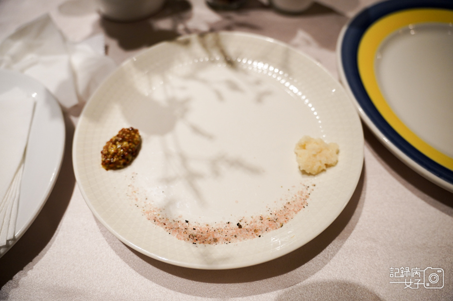 33 雅室牛排仁愛圓環威靈頓牛排老饕肋眼安格斯牛排龍蝦海陸套餐.jpg