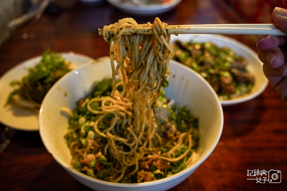23南港區無招牌麵攤無名麵攤皮蛋肉燥麵.jpg