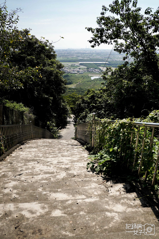 39高雄阿蓮岡山小百岳大崗山風景區龍盤峽谷一線天超峰寺.jpg
