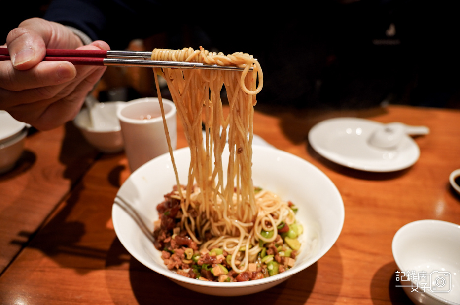 16鼎泰豐招牌排骨炒飯炸醬麵蝦肉煎餃紹興醉雞.jpg