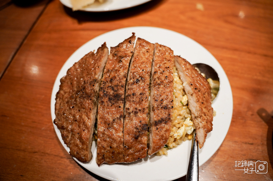 17鼎泰豐招牌排骨炒飯炸醬麵蝦肉煎餃紹興醉雞.jpg