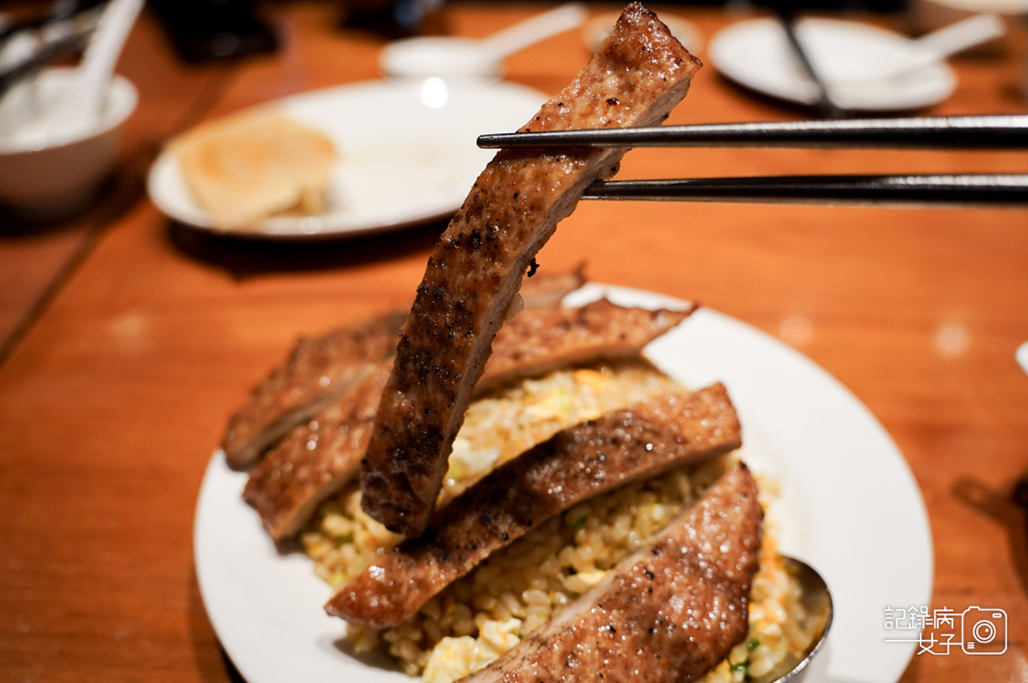 20鼎泰豐招牌排骨炒飯炸醬麵蝦肉煎餃紹興醉雞.jpg