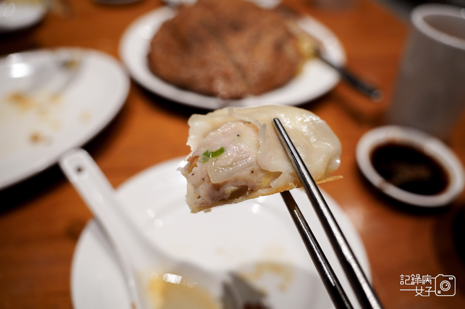28鼎泰豐招牌排骨炒飯炸醬麵蝦肉煎餃紹興醉雞.jpg