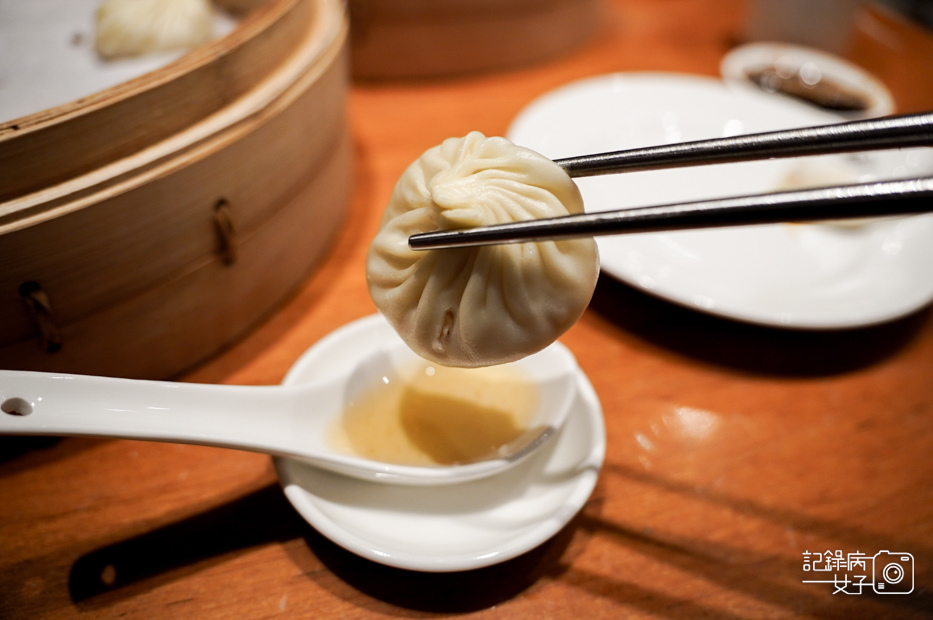 35鼎泰豐紅油炒雞肉小籠包.jpg