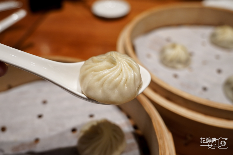 34鼎泰豐紅油炒雞肉小籠包.jpg