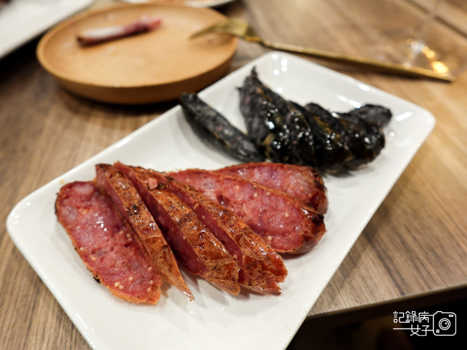 45雞肉串雞皮岩烤魷魚飛魚卵墨魚香腸.jpg