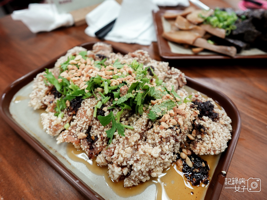 11三重美食食光棧椒芝麵口水雞紅燒肉.jpg