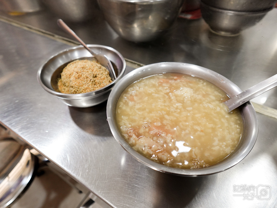 16萬華華西街美食老店北港甜湯燒麻糬芋頭米糕粥豆花.jpg