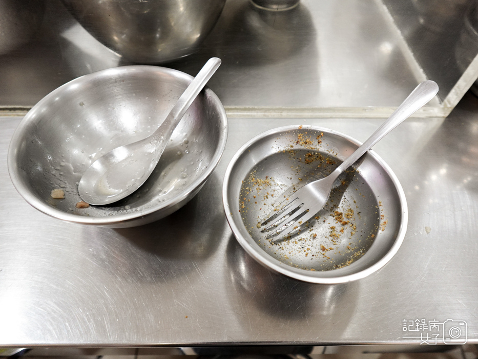 22萬華華西街美食老店北港甜湯燒麻糬芋頭米糕粥豆花.jpg
