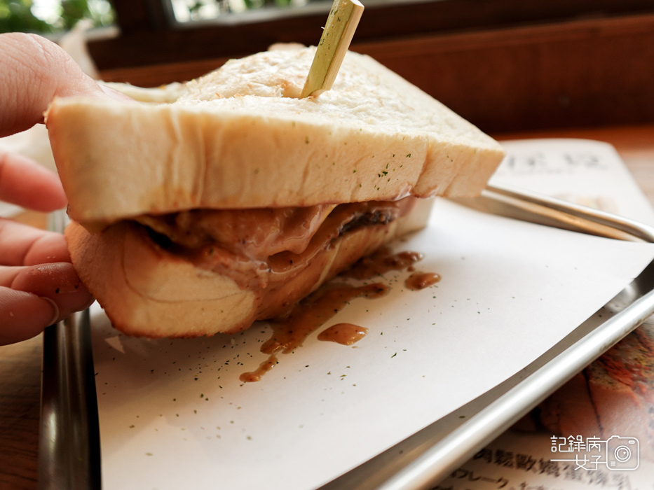 21台北早餐早午餐上山採覓花醬肉歐姆蛋起司三明治漢堡拿鐵.jpg