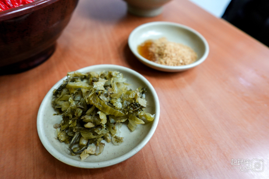 27台北大同區知名老店紅昌吉豬血湯腿庫飯.jpg