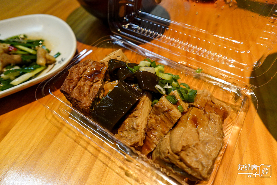 26新北三重美食新竹吳家鴨香飯鴨肉飯鴨肉炒飯冬粉韭菜鴨腸鴨肉丸湯.jpg
