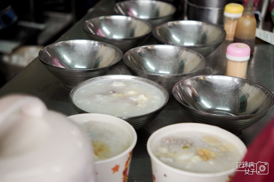 17金門早餐美食永春廣東粥特色粥糜招牌廣東粥皮蛋瘦肉粥.jpg