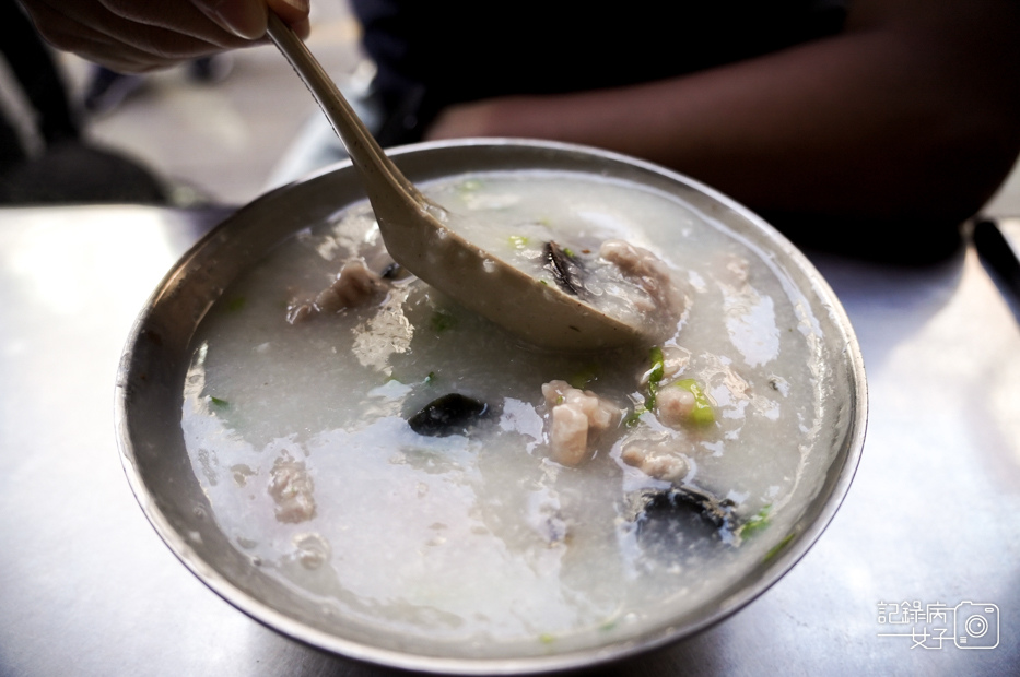 15金門早餐美食永春廣東粥特色粥糜招牌廣東粥皮蛋瘦肉粥.jpg