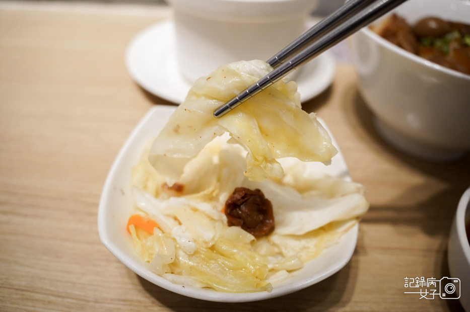 28金門美食文青小店雨川食堂蒸蛋湯梅子泡菜麻辣鴨血.jpg