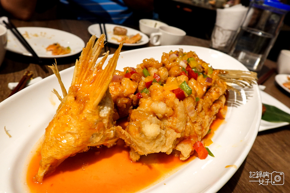 22金絲麥片蝦糖醋松鼠魚黃金荷葉包肉絲刈包.jpg
