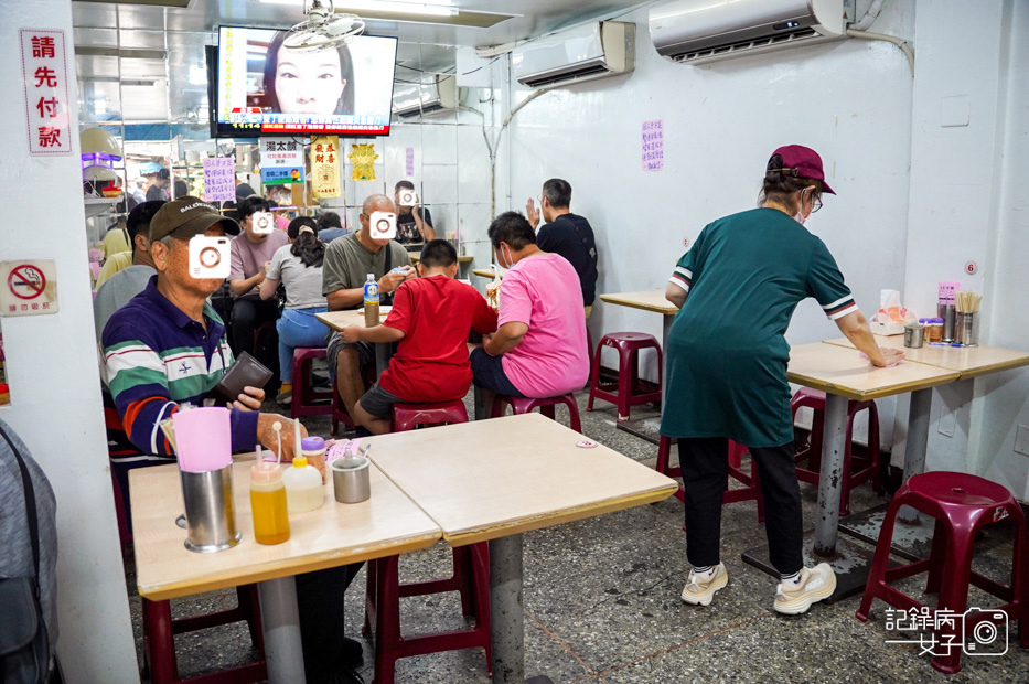 12台北信義區美食邱記涼麵麻醬炸醬麵綜合貢丸味噌湯.jpg