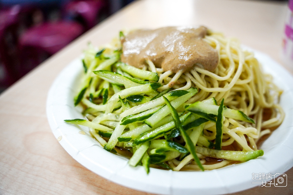 22台北信義區美食邱記涼麵麻醬炸醬麵綜合貢丸味噌湯.jpg