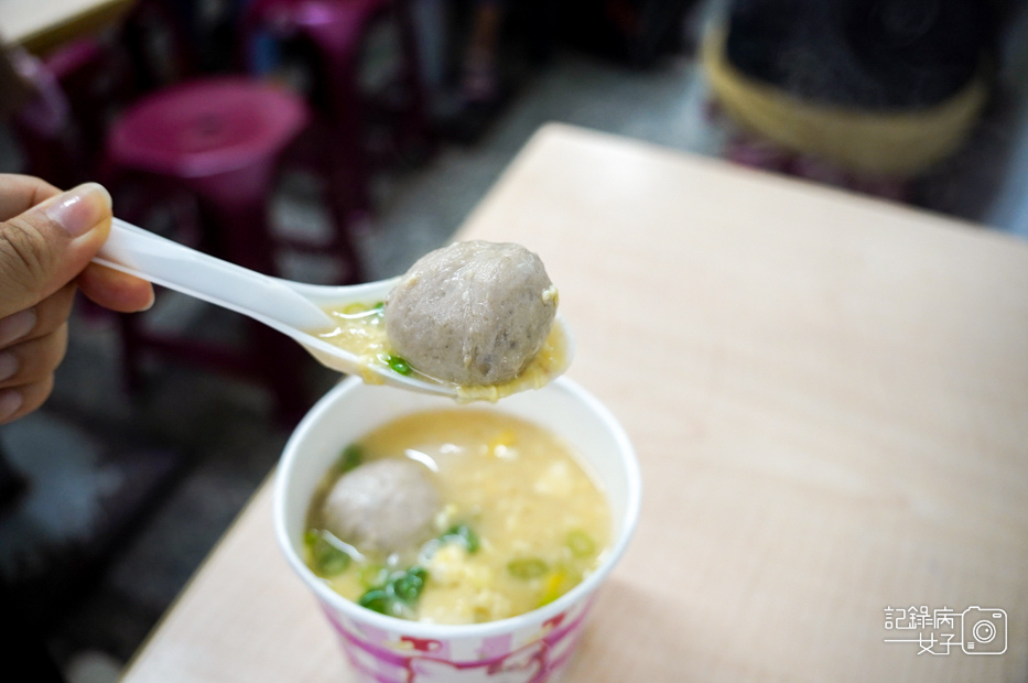 31台北信義區美食邱記涼麵麻醬炸醬麵綜合貢丸味噌湯.jpg