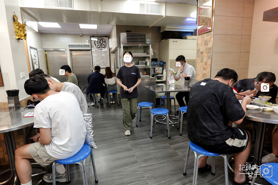 10木曜四超玩一日雞肉飯店員梁記嘉義雞肉飯魯飯套餐綜合貢丸湯.jpg