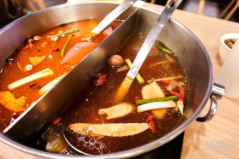 19汆食作伙鍋麻辣鍋霜降牛自助吧海燕窩甜點飲品吃到飽.jpg