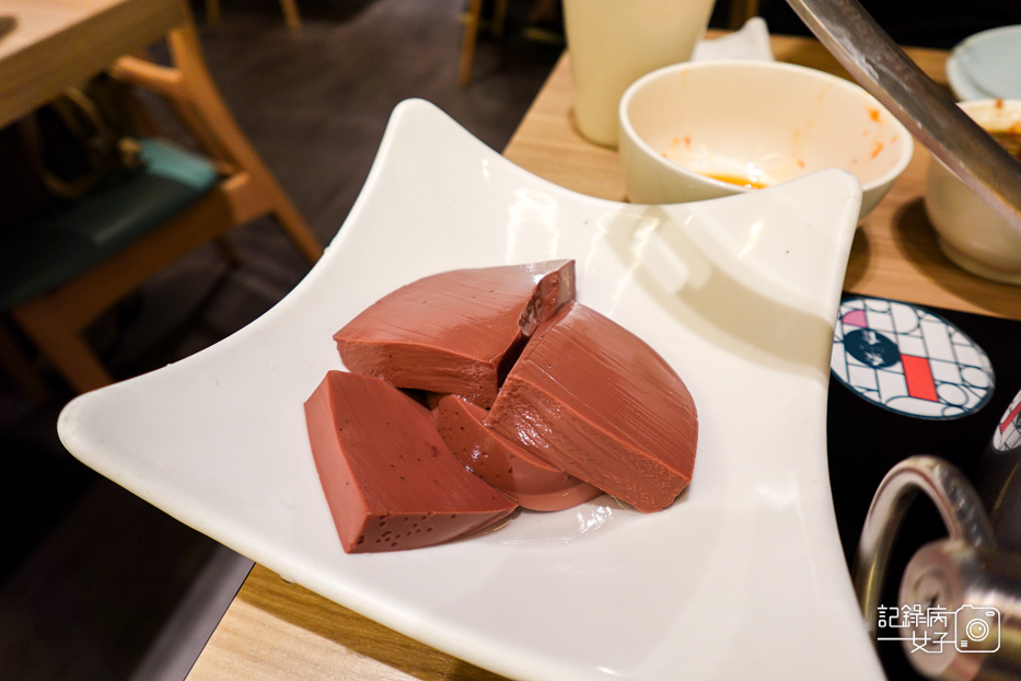 22汆食作伙鍋麻辣鍋霜降牛自助吧海燕窩甜點飲品吃到飽.jpg