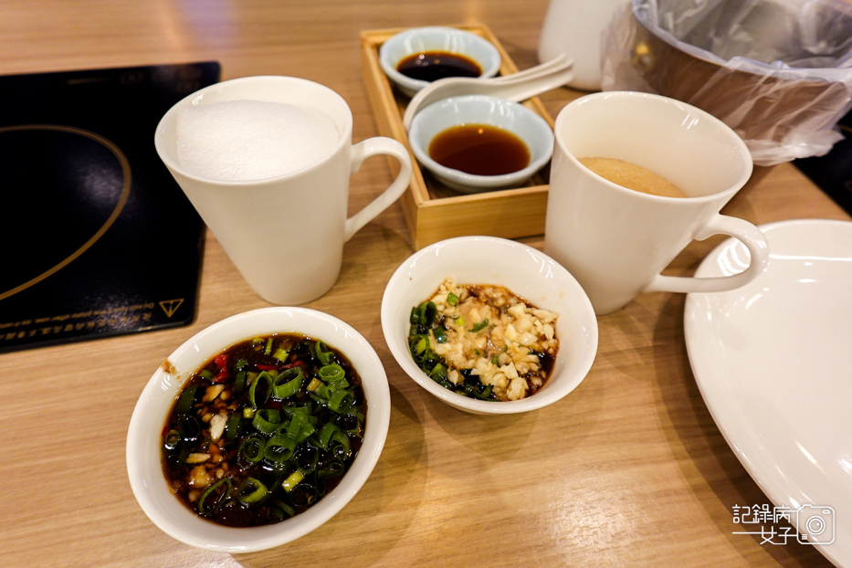 17汆食作伙鍋麻辣鍋霜降牛自助吧海燕窩甜點飲品吃到飽.jpg